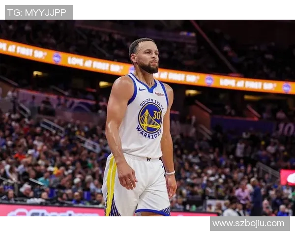 勇士与开拓者激战库里领衔展现超凡实力引领球队争夺胜利