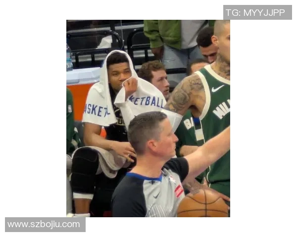 字母哥怒撕球衣引发更衣室冲突雄鹿惨败后队内气氛紧张升级