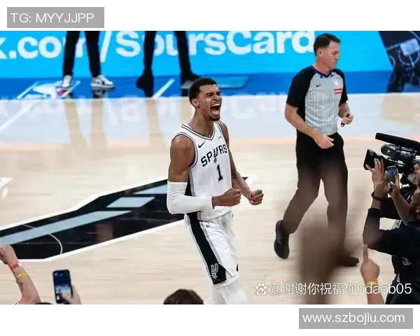 文班亚马场均20分10篮板3盖帽新秀表现超群引发关注 文班亚马场均20分10篮板3盖帽新秀表现超群引发关注