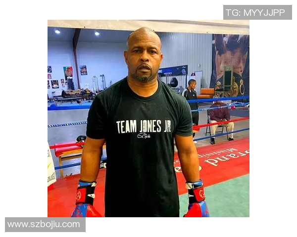 罗伊琼斯与约翰森的拳击对决揭示了拳坛传奇的巅峰对抗与辉煌历史 罗伊琼斯与约翰森的拳击对决揭示了拳坛传奇的巅峰对抗与辉煌历史